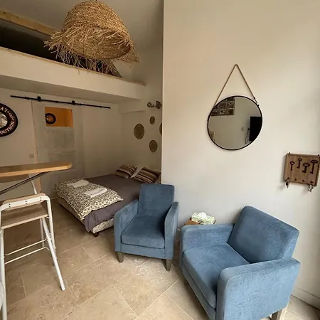 Holiday home Les Capucins De Provins